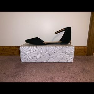 Black Flats w Ankle Strap